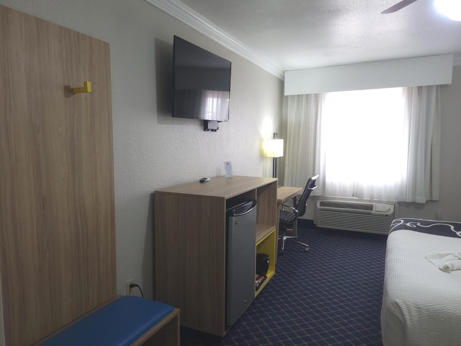 Days Inn By Wyndham דלהארט מראה חיצוני תמונה