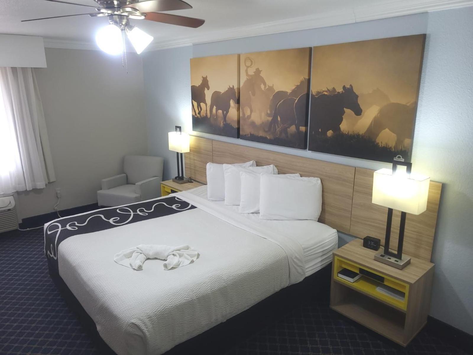 Days Inn By Wyndham דלהארט מראה חיצוני תמונה
