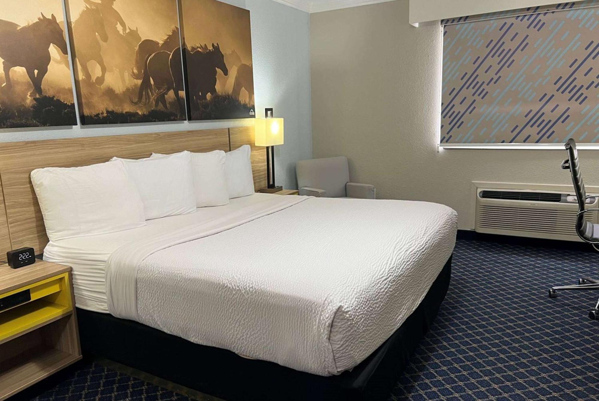 Days Inn By Wyndham דלהארט מראה חיצוני תמונה